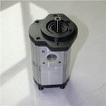 T5245-31501 Ponp idwolik adapte ak traktè KIOTI